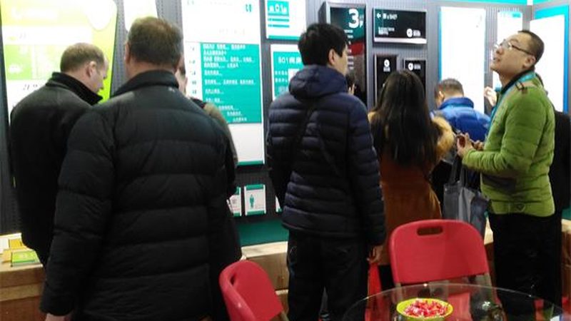 亚克力广告牌材质解析：如何选择合适的材质？**
